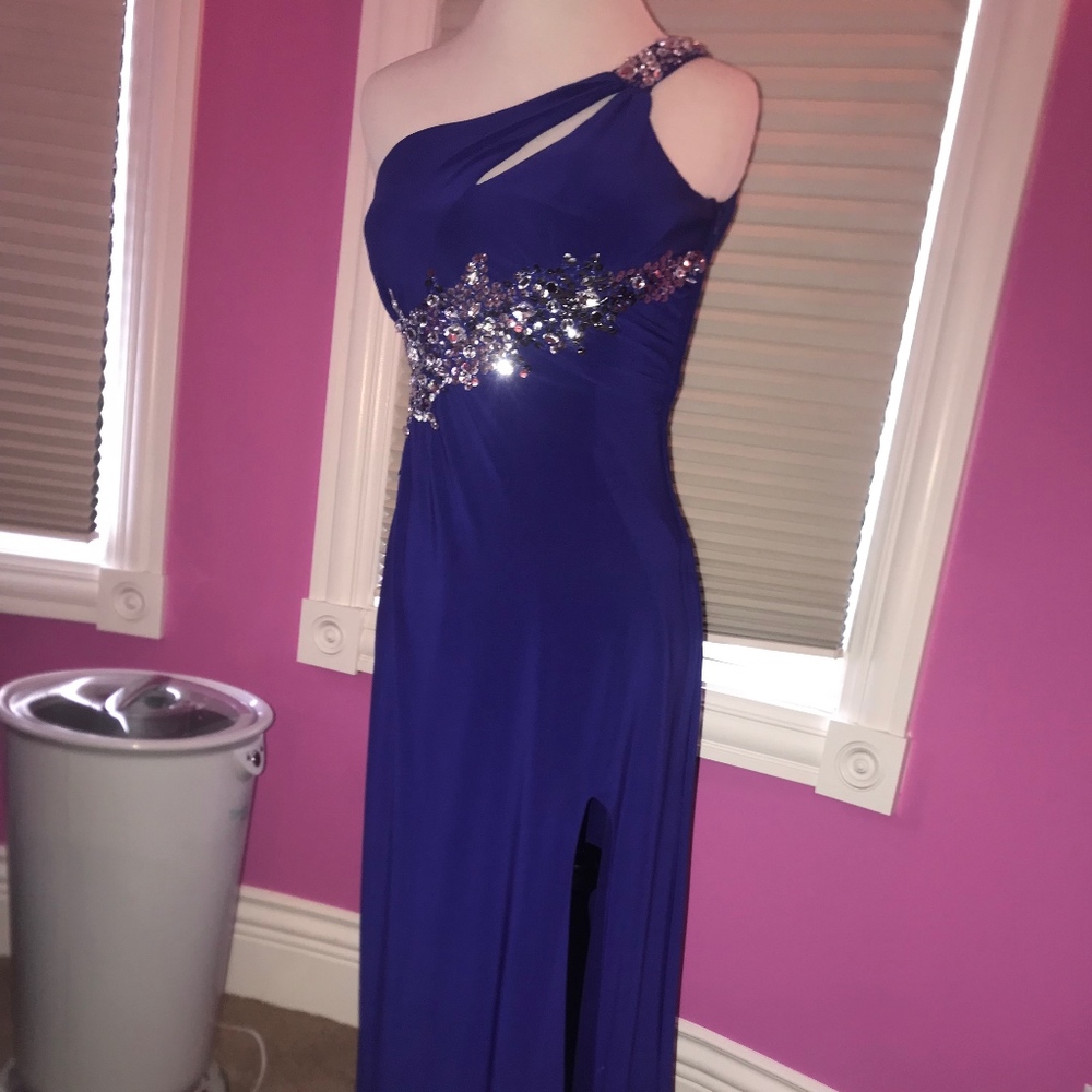 Hailey Logan by Adrianna Papell Prom Dress